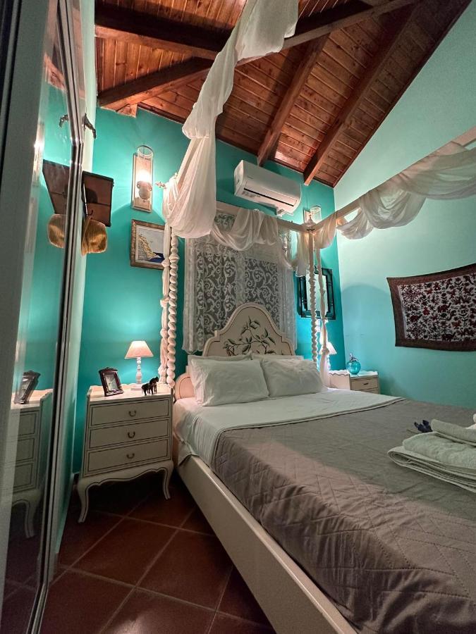 Saronic Seafront Villa Саламис Екстериор снимка