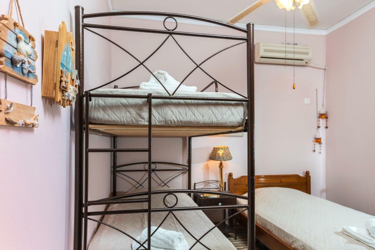Saronic Seafront Villa Саламис Екстериор снимка