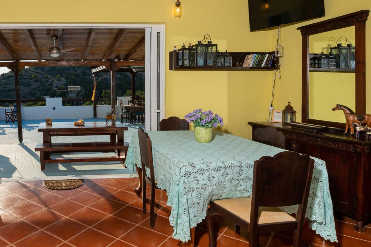 Saronic Seafront Villa Саламис Екстериор снимка