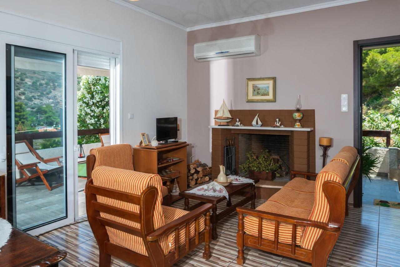 Saronic Seafront Villa Саламис Екстериор снимка